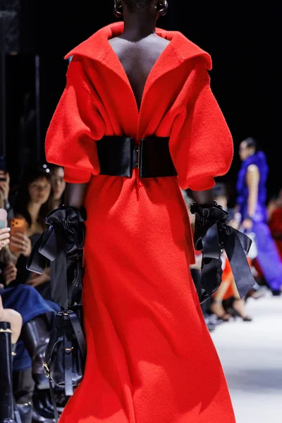 Look 99